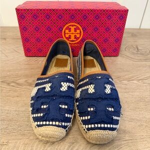 TORY BURCH LOGO SHAW ESPADRILLE-WOVEN COTTON/ VEG LEATHER/12OZ CANVAS SZ 9